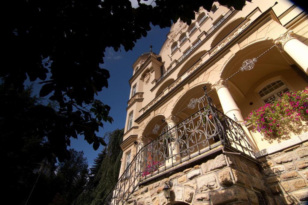 Apartmany Villa Liberty Κάρλοβι Βάρι Εξωτερικό φωτογραφία